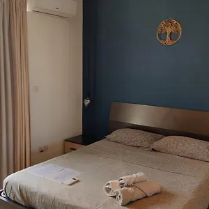 splendid-bedroom-with-private-bathroom-near-airport-and-sea.hotelssaintjulians.com/